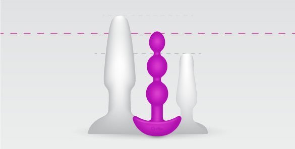 Illustration of the b-Vibe Triplet Anal Beads that shows the beads as slightly larger than the b-Vibe Novice Plug and slightly smaller than the B-Vibe Rimming Plug 2 plug. | Kinkly Shop
