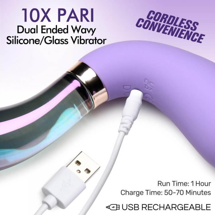 A promotional image for the charging function of the XR Brands Prisms Vibra-Glass Pari. It has a lot of text on it. The text reads: "10X Pari Dual Ended Wavy Silicone/Glass Vibrator. Cordless convenience. Run Time: 1 Hour. Charge Time: 50-70 Minues. USB Rechargeable." | Kinkly Shop