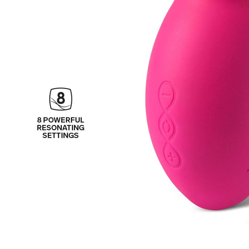 Close-up on the buttons at the base of the LELO Sona. There are three buttons. Text next to the vibrator reads: "8 powerful resonating settings." | Kinkly Shop
