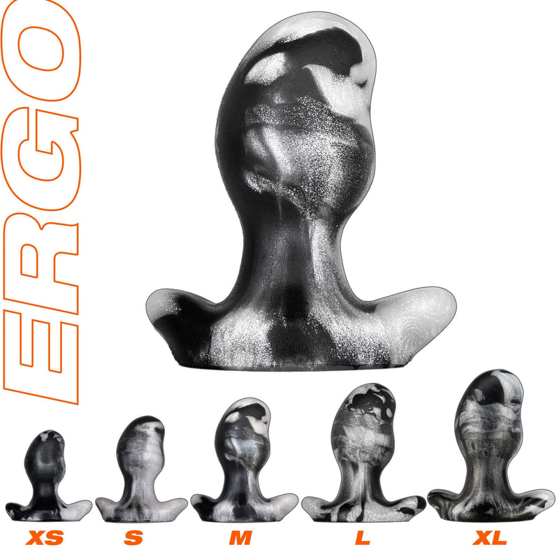 Composite image of the Oxballs ERGO butt plug with a comparison over all of its five sizes, Extra-Large to Extra-Large | Kinkly Shop